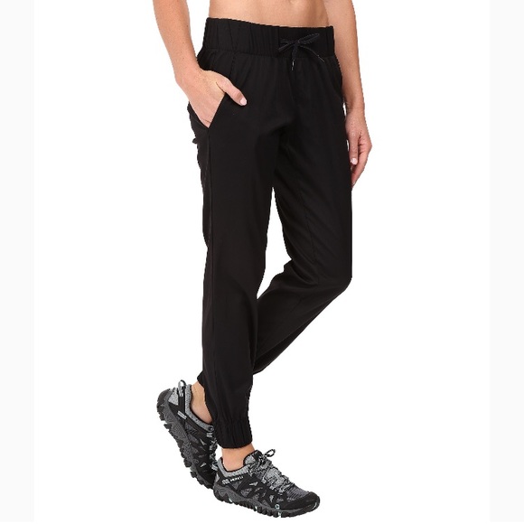 north face black joggers